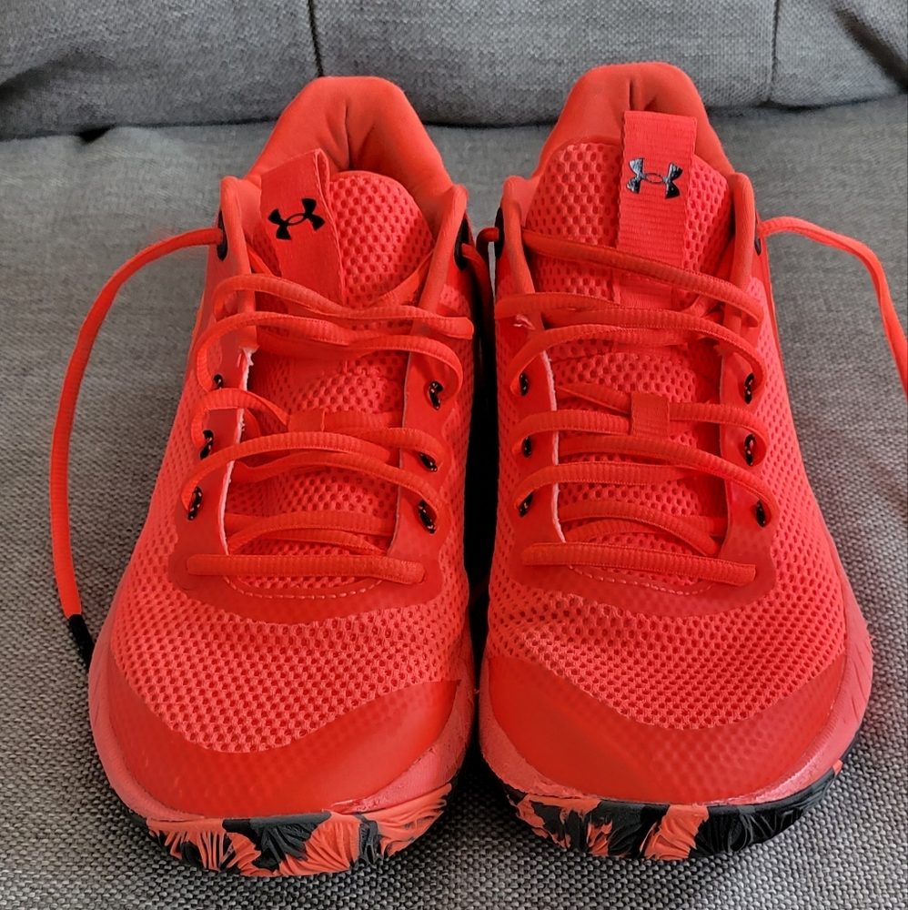 Womans Under Armor SisterHood Sneakers size 8.5